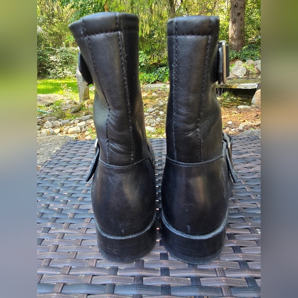 Frye Black Leather Vicky Engineer Buckle Boots EUC Size 7.5 - Picture 4 of 10